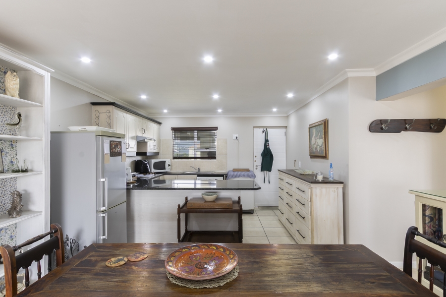 To Let 2 Bedroom Property for Rent in Heritage Park Western Cape